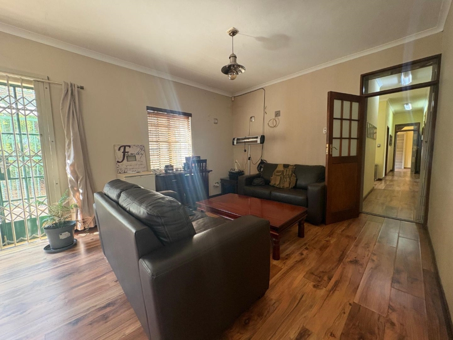 7 Bedroom Property for Sale in Walker Fruit Farms Gauteng