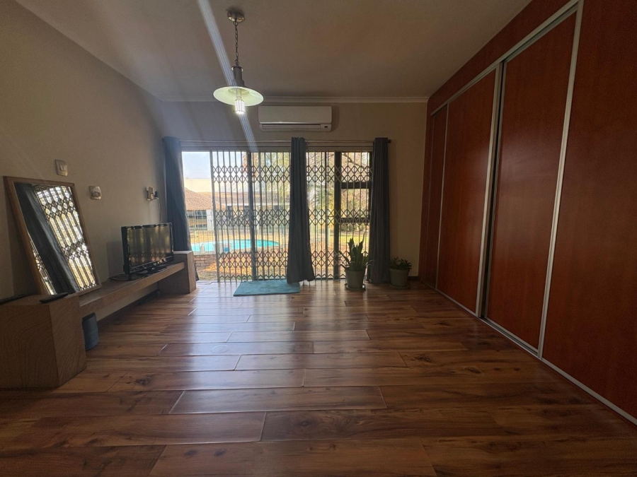 7 Bedroom Property for Sale in Walker Fruit Farms Gauteng