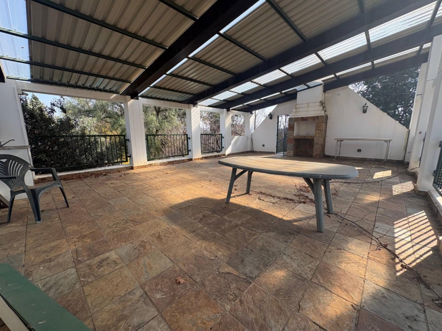 7 Bedroom Property for Sale in Walker Fruit Farms Gauteng