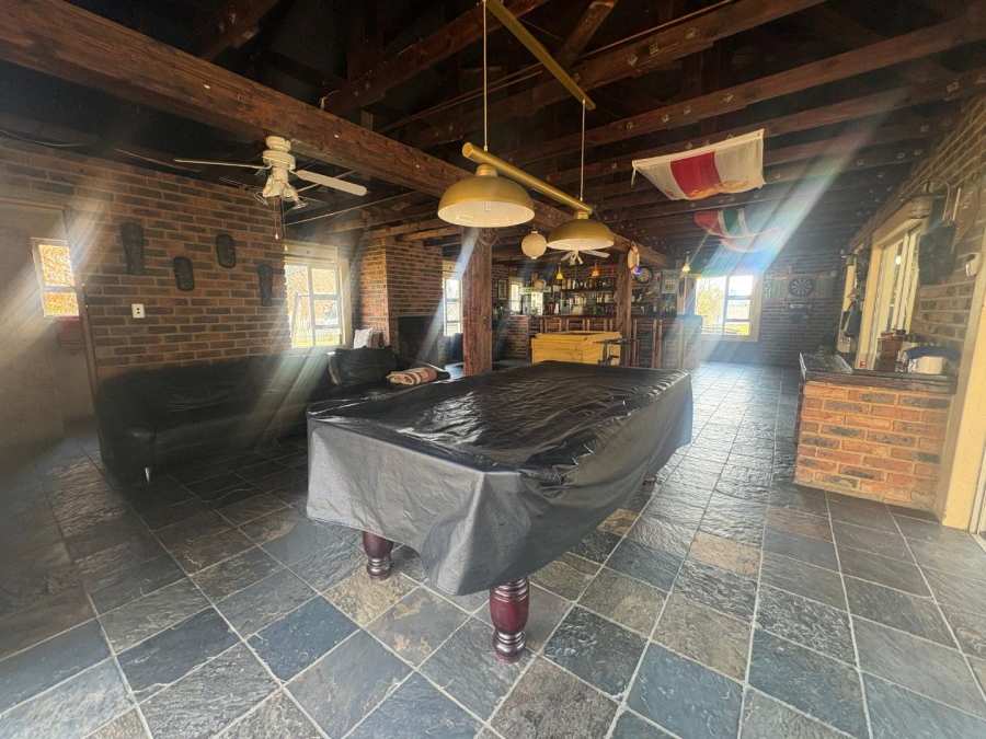 7 Bedroom Property for Sale in Walker Fruit Farms Gauteng