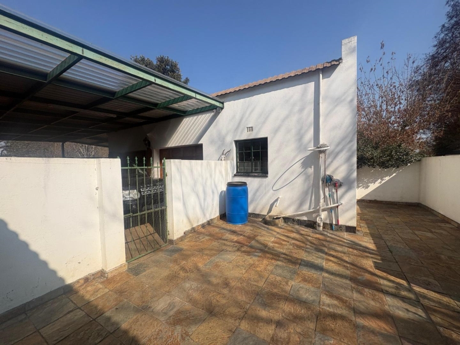7 Bedroom Property for Sale in Walker Fruit Farms Gauteng