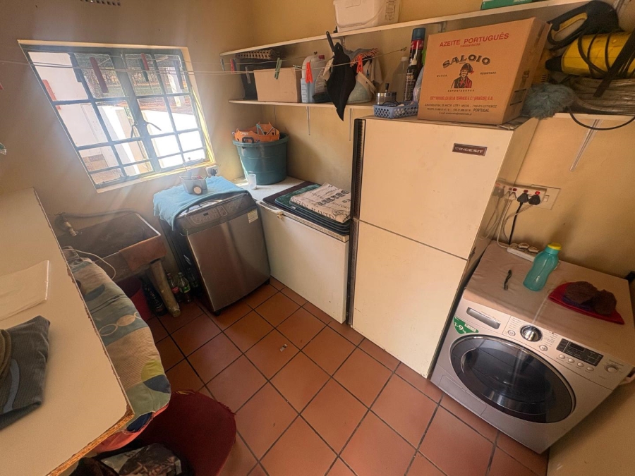 7 Bedroom Property for Sale in Walker Fruit Farms Gauteng