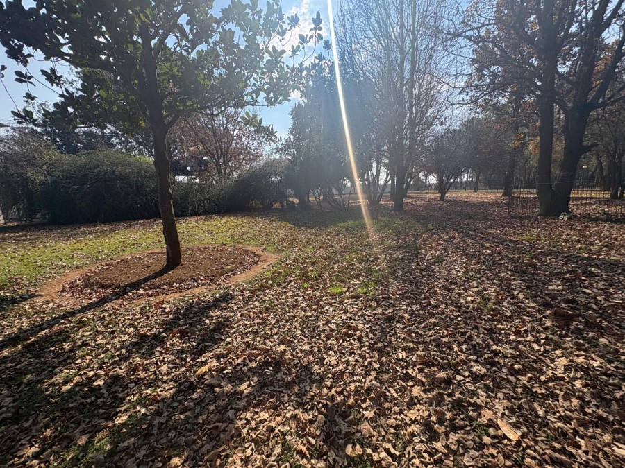 7 Bedroom Property for Sale in Walker Fruit Farms Gauteng