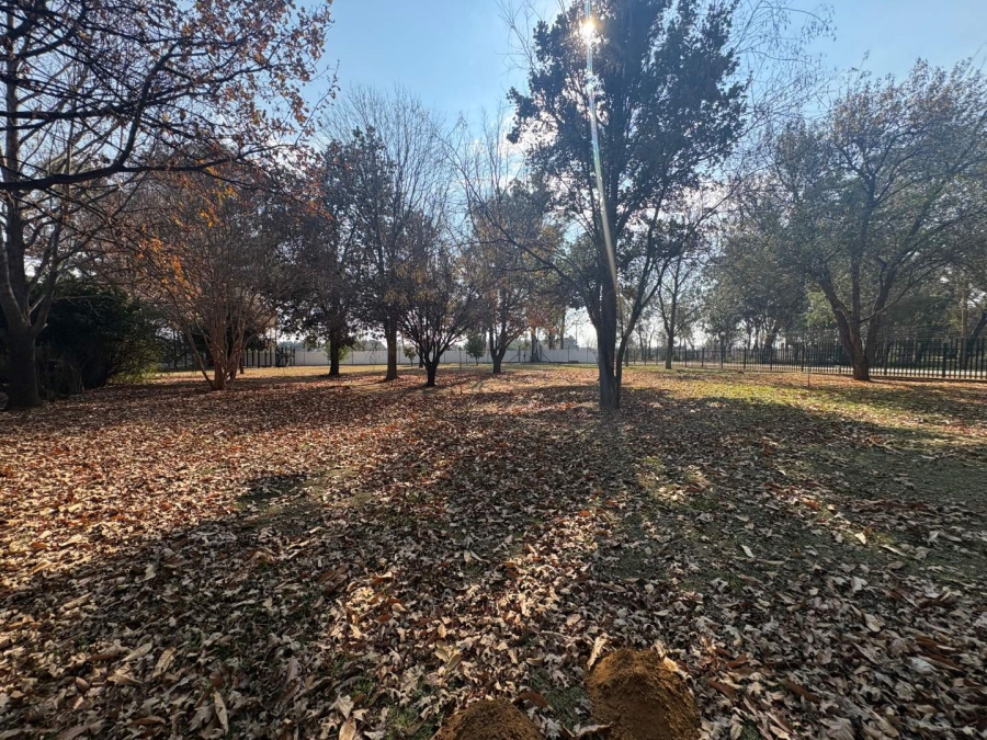 7 Bedroom Property for Sale in Walker Fruit Farms Gauteng