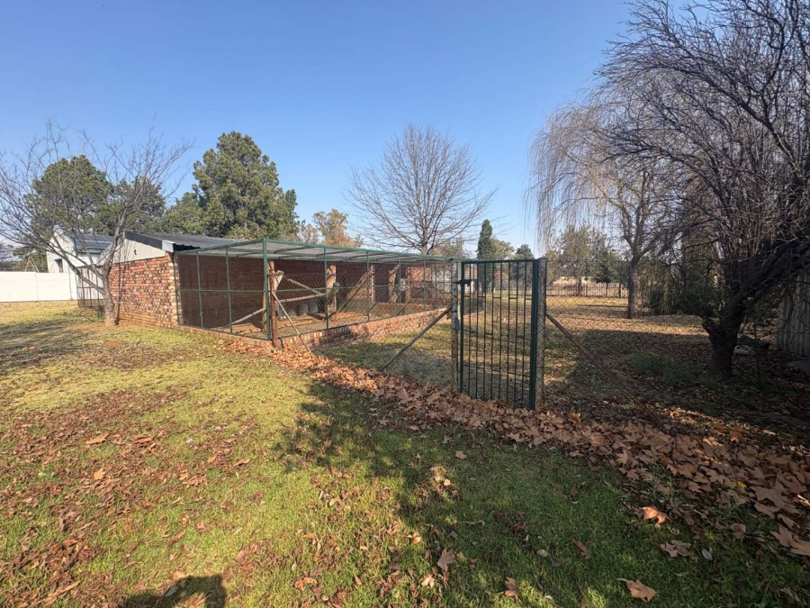 7 Bedroom Property for Sale in Walker Fruit Farms Gauteng