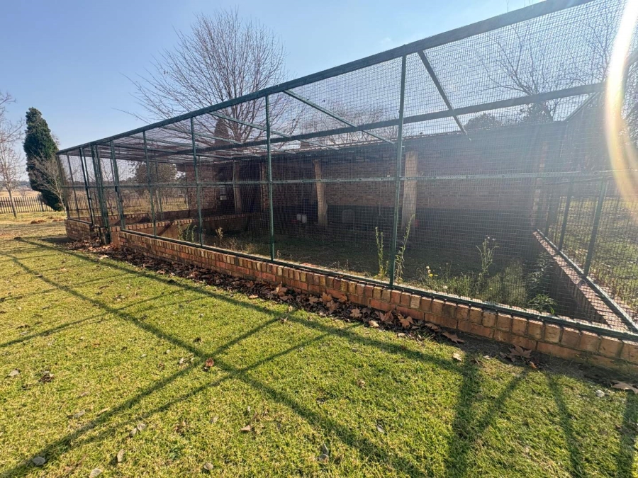 7 Bedroom Property for Sale in Walker Fruit Farms Gauteng