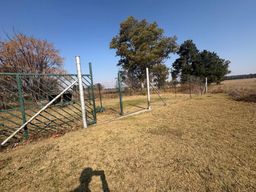 7 Bedroom Property for Sale in Walker Fruit Farms Gauteng