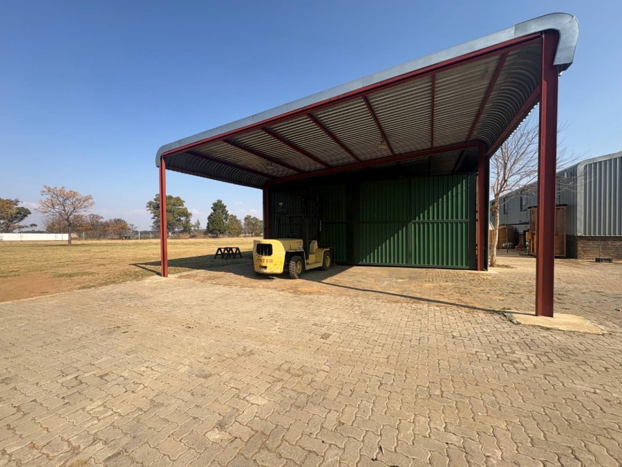 7 Bedroom Property for Sale in Walker Fruit Farms Gauteng