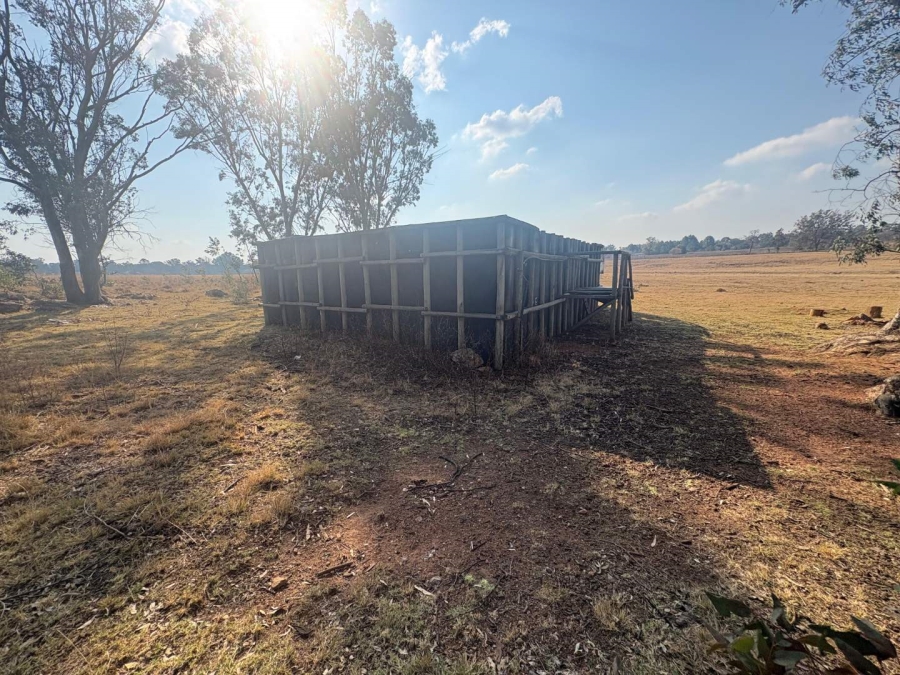 7 Bedroom Property for Sale in Walker Fruit Farms Gauteng