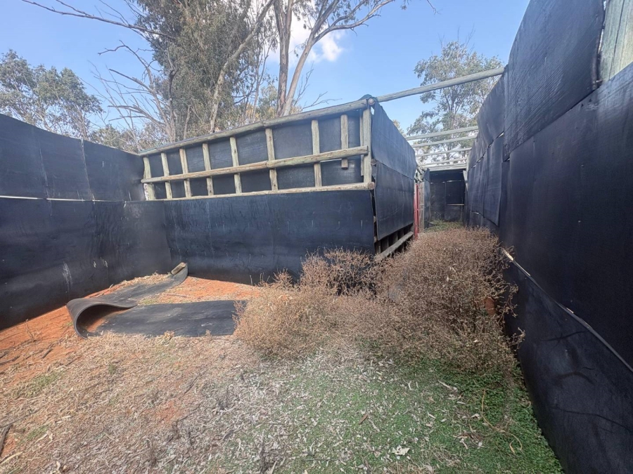 7 Bedroom Property for Sale in Walker Fruit Farms Gauteng