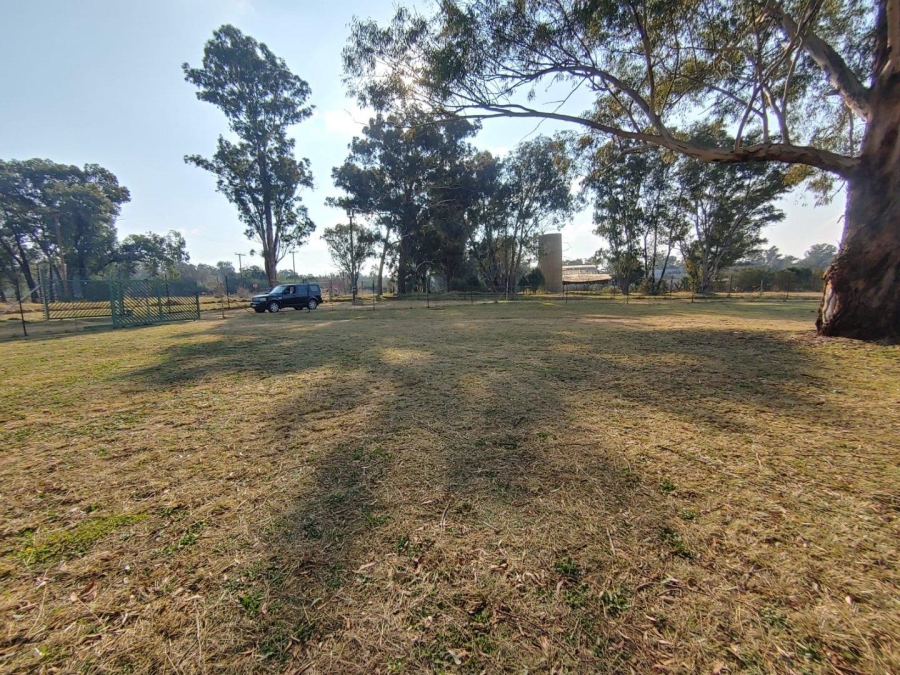 7 Bedroom Property for Sale in Walker Fruit Farms Gauteng