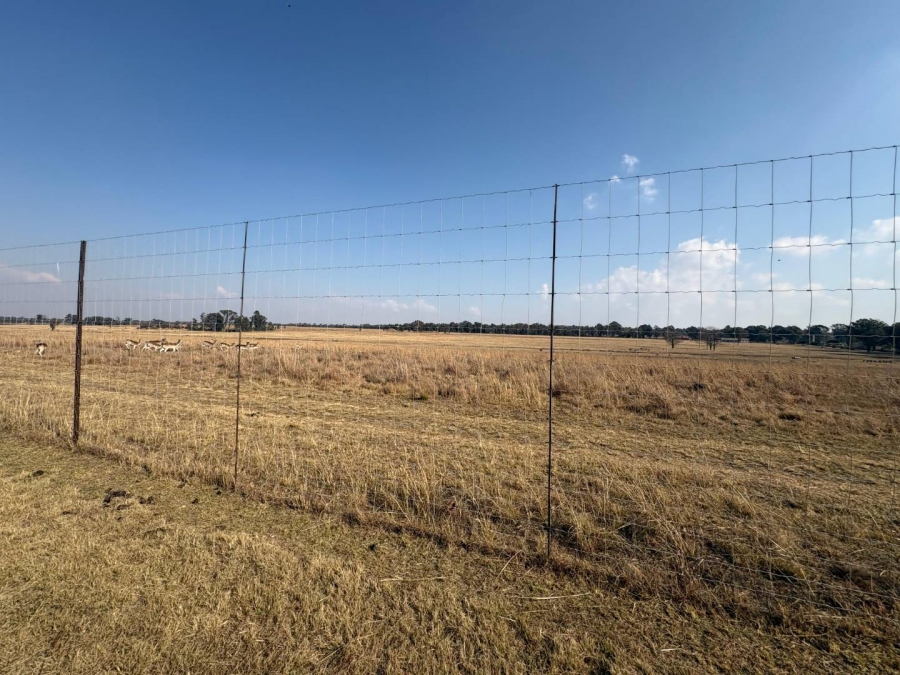 7 Bedroom Property for Sale in Walker Fruit Farms Gauteng