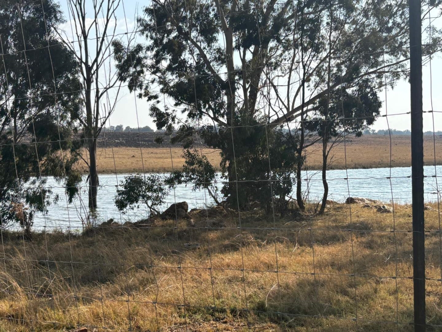 7 Bedroom Property for Sale in Walker Fruit Farms Gauteng