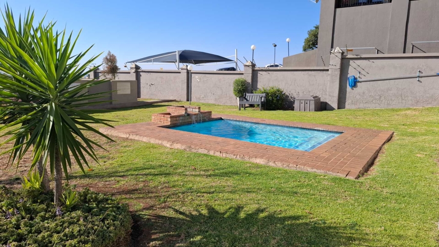 2 Bedroom Property for Sale in Meyersdal Gauteng
