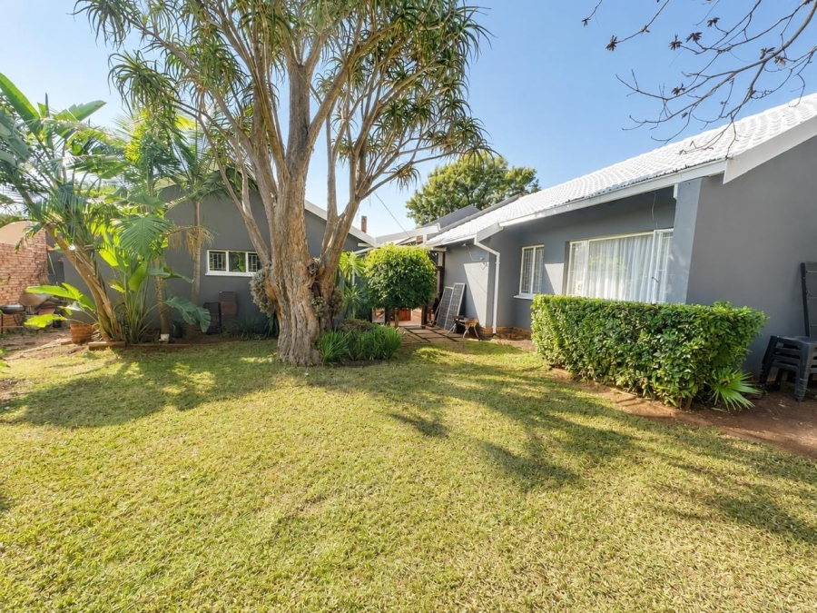 3 Bedroom Property for Sale in Garsfontein Gauteng