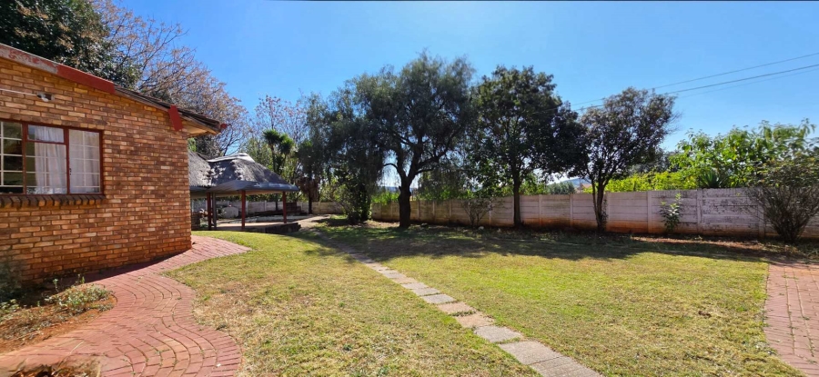 7 Bedroom Property for Sale in Garsfontein Gauteng