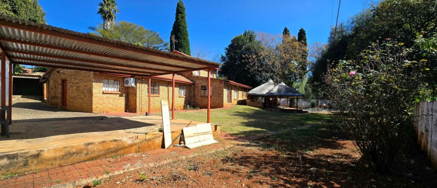 7 Bedroom Property for Sale in Garsfontein Gauteng