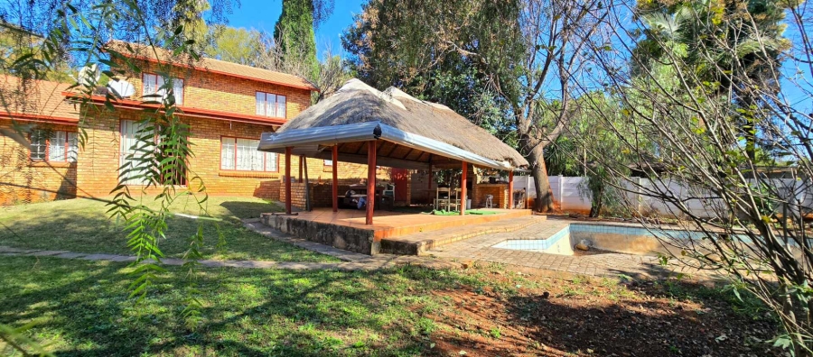 7 Bedroom Property for Sale in Garsfontein Gauteng