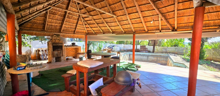 7 Bedroom Property for Sale in Garsfontein Gauteng