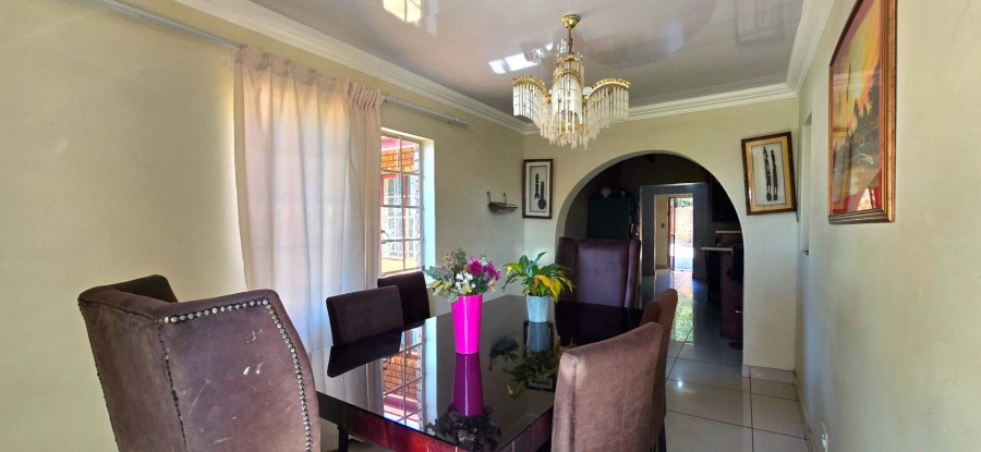 7 Bedroom Property for Sale in Garsfontein Gauteng