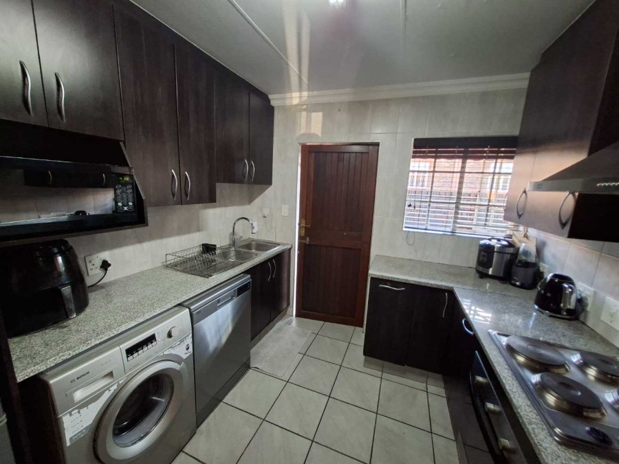 2 Bedroom Property for Sale in Allens Nek Gauteng