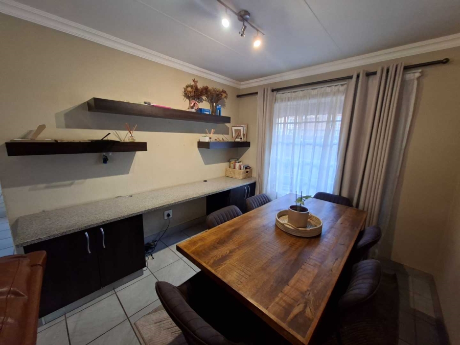 2 Bedroom Property for Sale in Allens Nek Gauteng