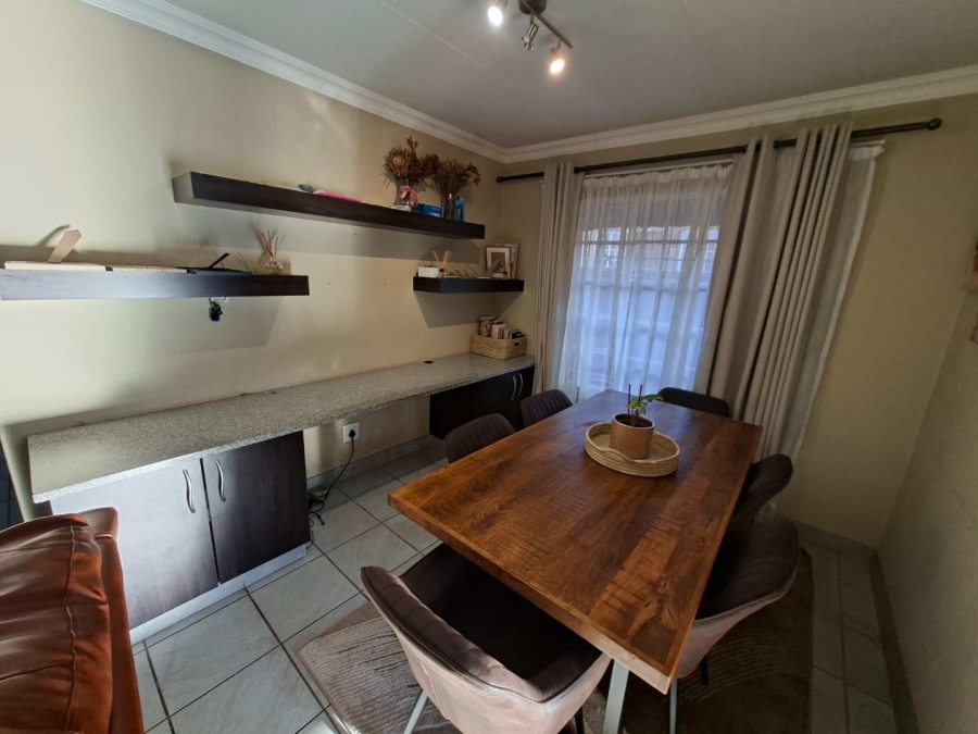 2 Bedroom Property for Sale in Allens Nek Gauteng