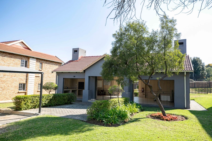 2 Bedroom Property for Sale in Honeypark Gauteng