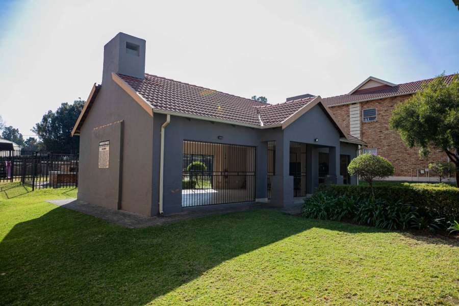 2 Bedroom Property for Sale in Honeypark Gauteng