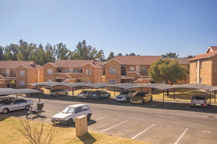 2 Bedroom Property for Sale in Honeypark Gauteng