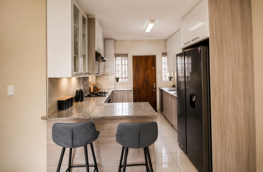 3 Bedroom Property for Sale in Wilgeheuwel Gauteng