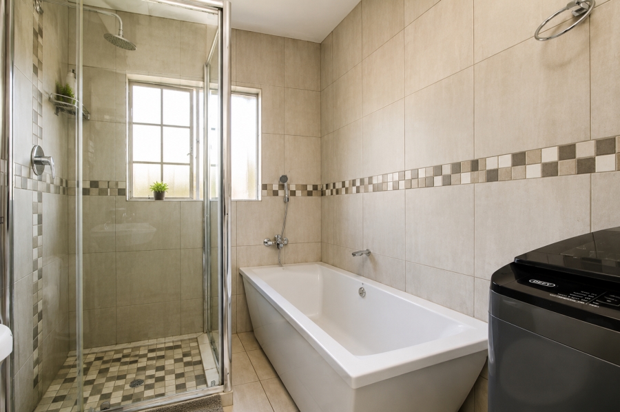 3 Bedroom Property for Sale in Wilgeheuwel Gauteng