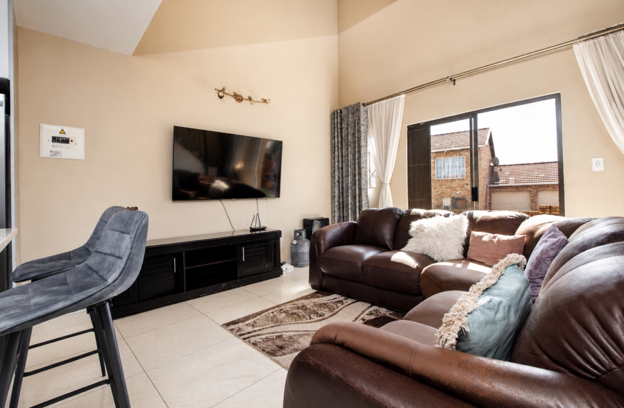 3 Bedroom Property for Sale in Wilgeheuwel Gauteng