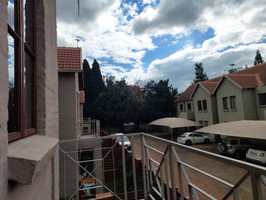 To Let 1 Bedroom Property for Rent in Saxonwold Gauteng
