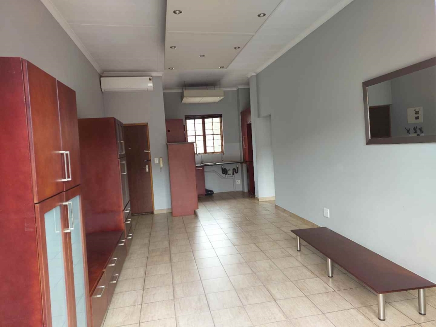 To Let 1 Bedroom Property for Rent in Saxonwold Gauteng