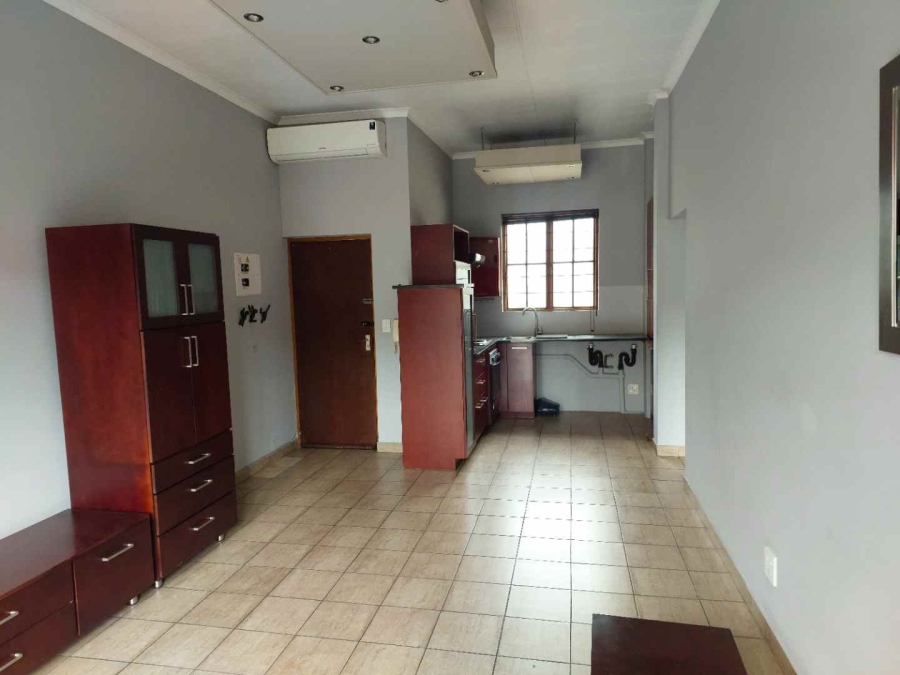 To Let 1 Bedroom Property for Rent in Saxonwold Gauteng