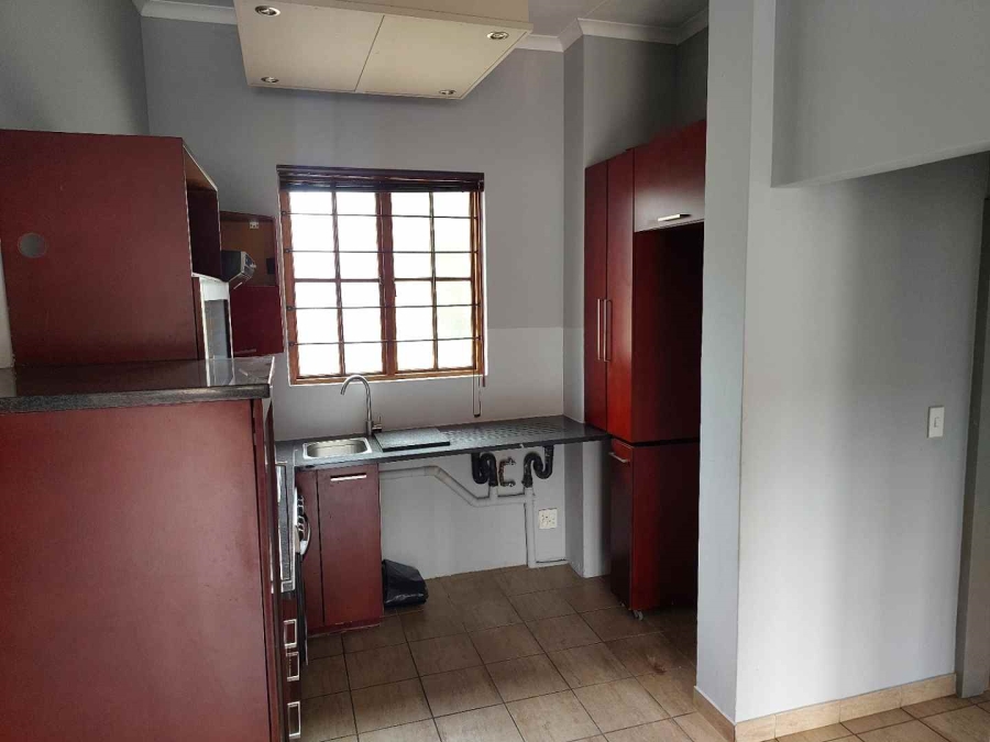 To Let 1 Bedroom Property for Rent in Saxonwold Gauteng