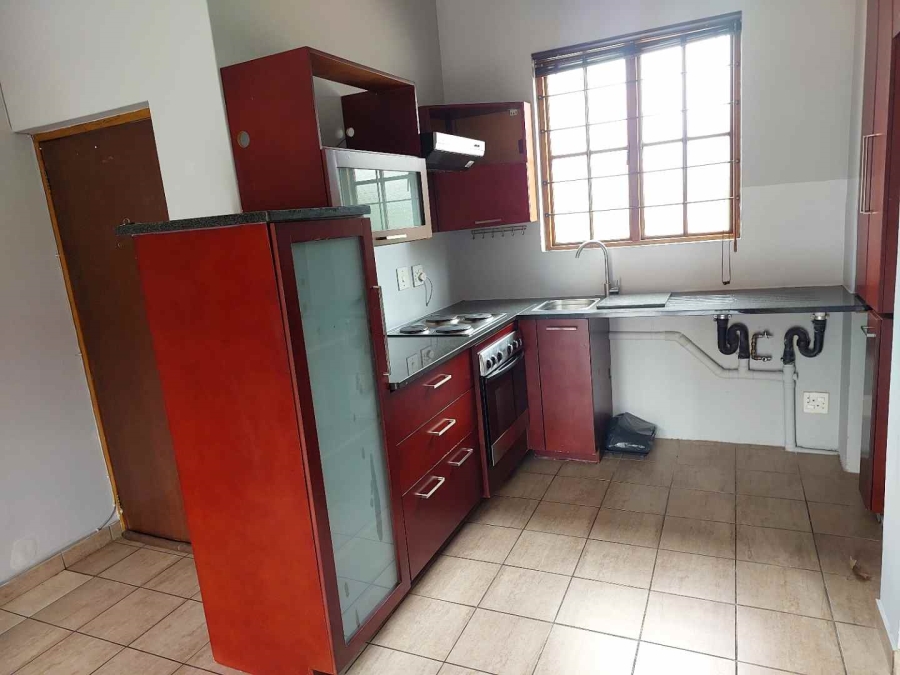To Let 1 Bedroom Property for Rent in Saxonwold Gauteng