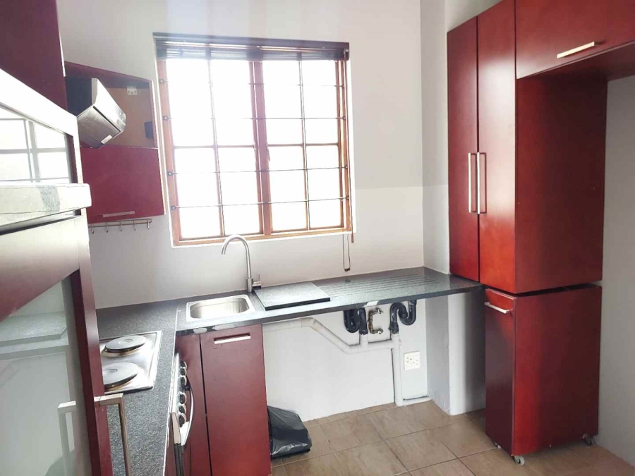 To Let 1 Bedroom Property for Rent in Saxonwold Gauteng