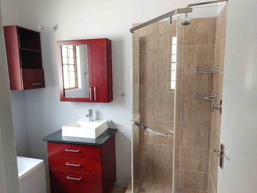 To Let 1 Bedroom Property for Rent in Saxonwold Gauteng