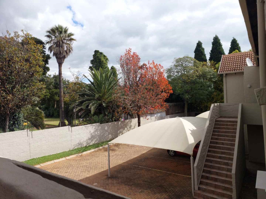 To Let 1 Bedroom Property for Rent in Saxonwold Gauteng