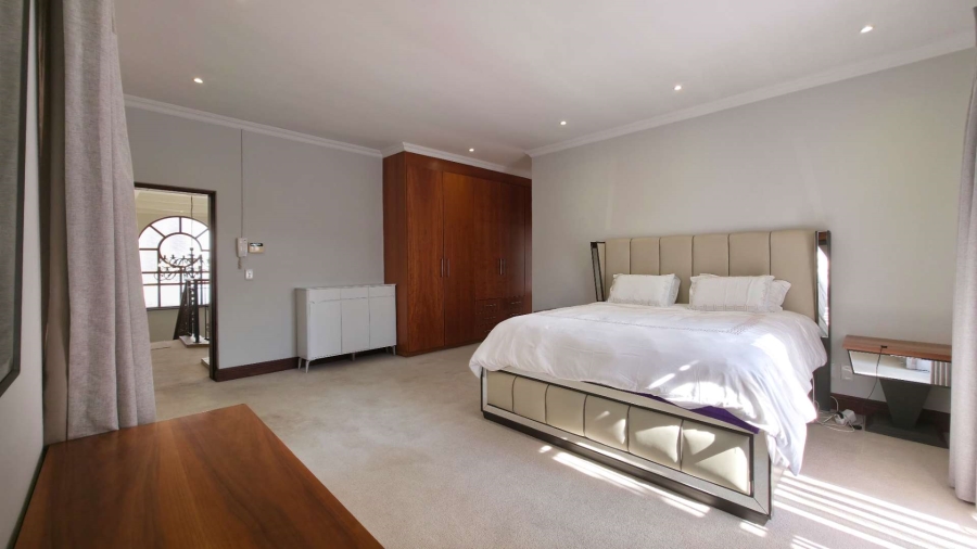 To Let 4 Bedroom Property for Rent in Sandown Gauteng