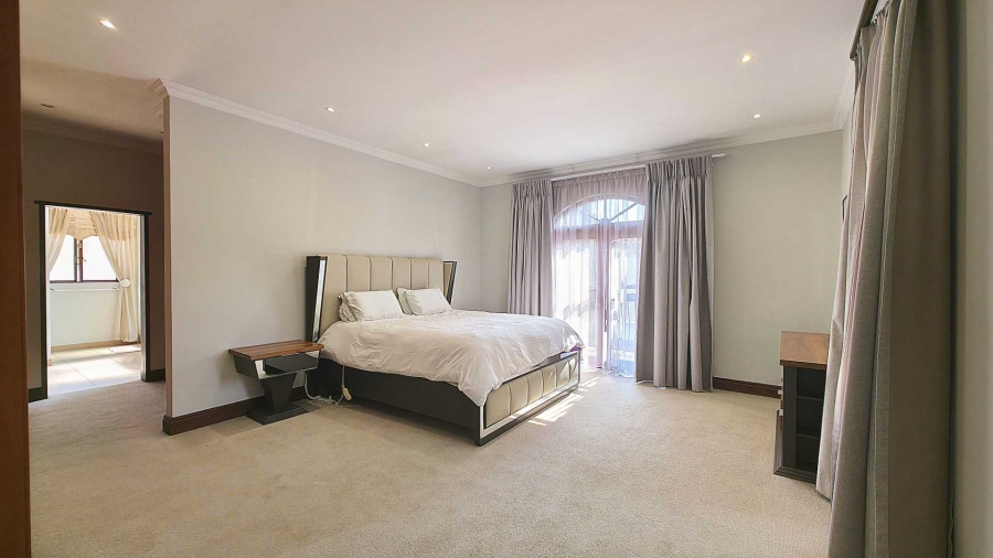 To Let 4 Bedroom Property for Rent in Sandown Gauteng