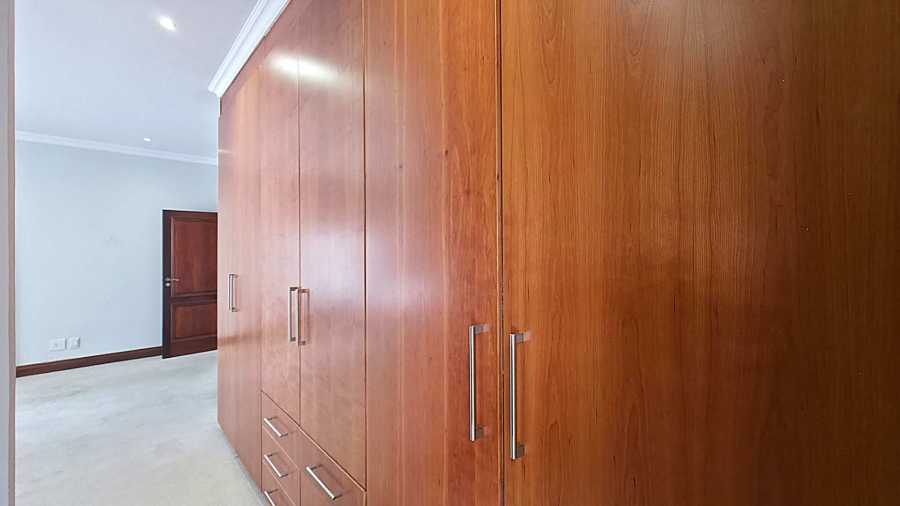 To Let 4 Bedroom Property for Rent in Sandown Gauteng