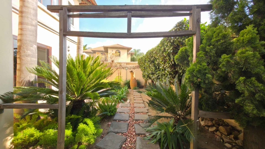 To Let 4 Bedroom Property for Rent in Sandown Gauteng