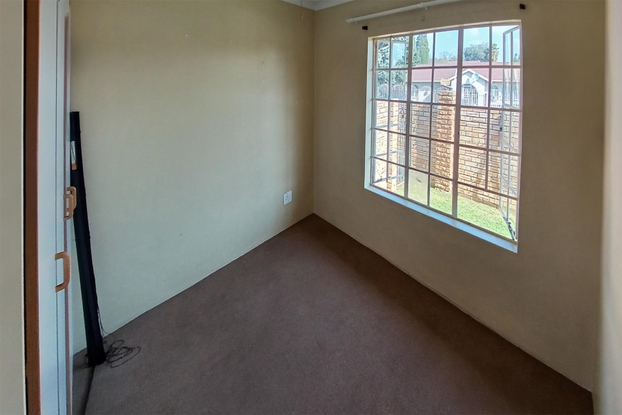3 Bedroom Property for Sale in Glen Erasmia Gauteng