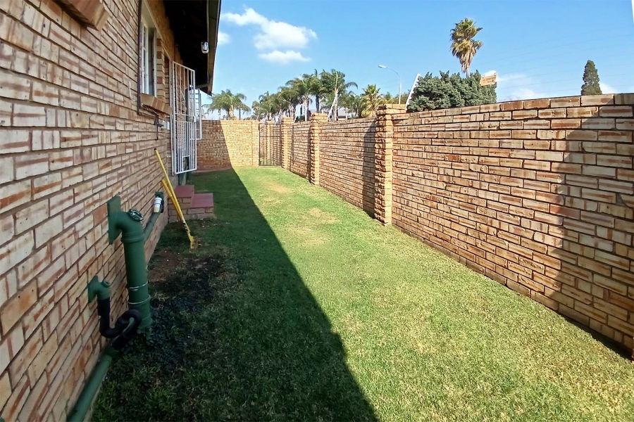 3 Bedroom Property for Sale in Glen Erasmia Gauteng