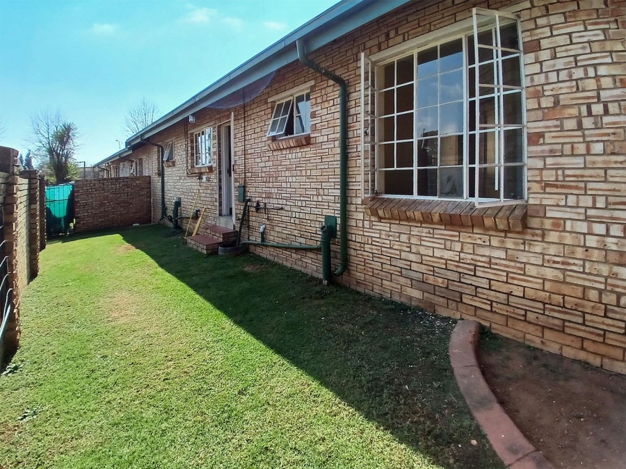 3 Bedroom Property for Sale in Glen Erasmia Gauteng