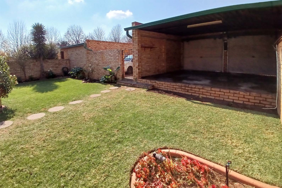 3 Bedroom Property for Sale in Glen Erasmia Gauteng