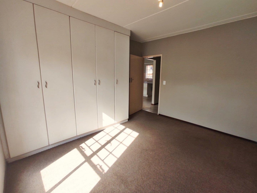 1 Bedroom Property for Sale in Sundowner Gauteng